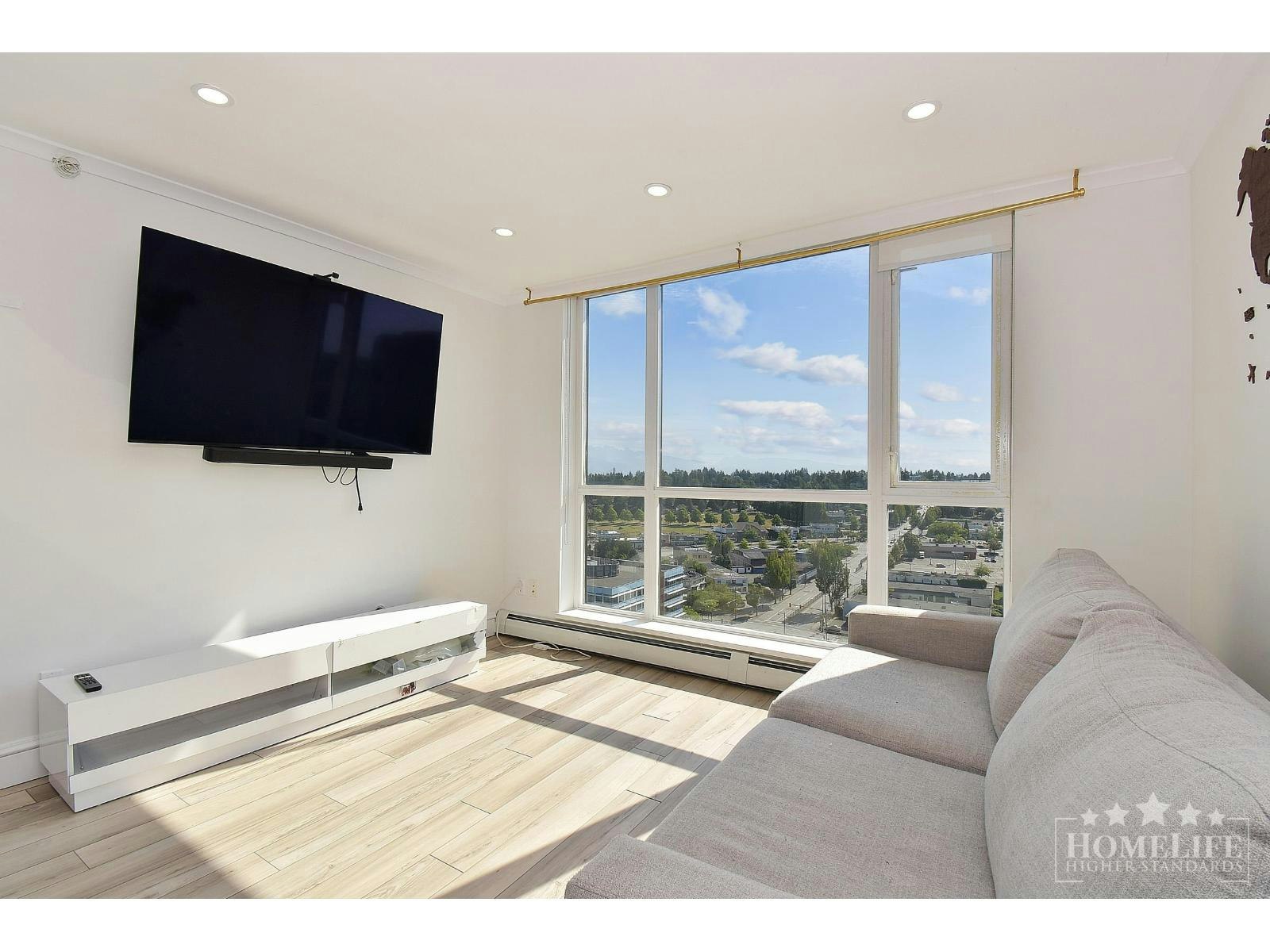 2002-10777 University Drive, Surrey, BC, V3T 0E7 - 4