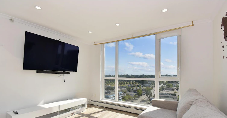 2002-10777 University Drive, Surrey, BC, V3T 0E7 - 4
