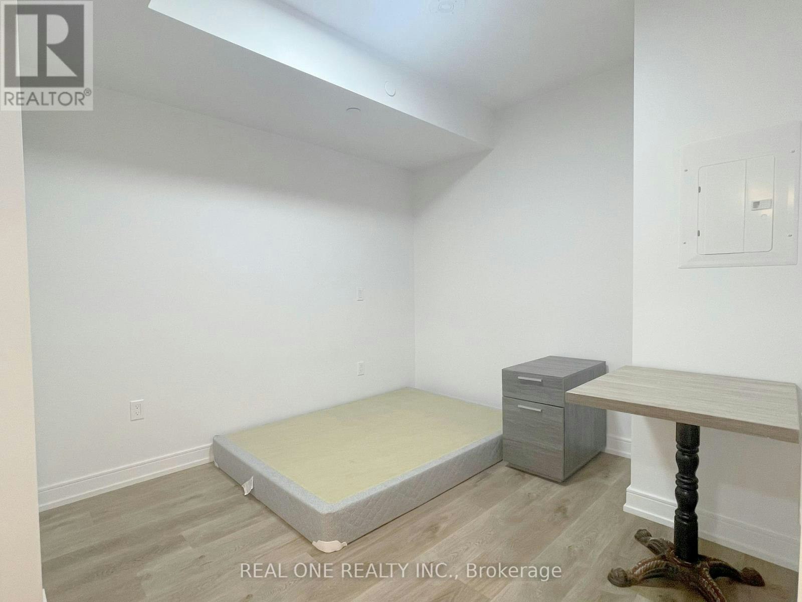 820-1 Jarvis Street, Hamilton, ON, L8R 0A8 - 8