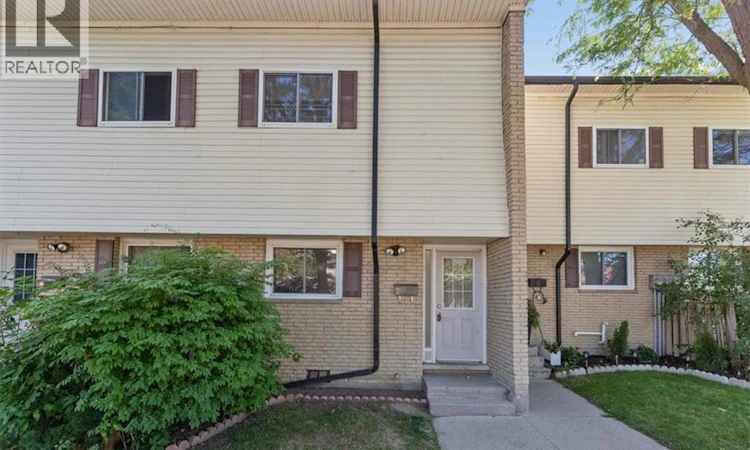 8-211 Veronica Drive