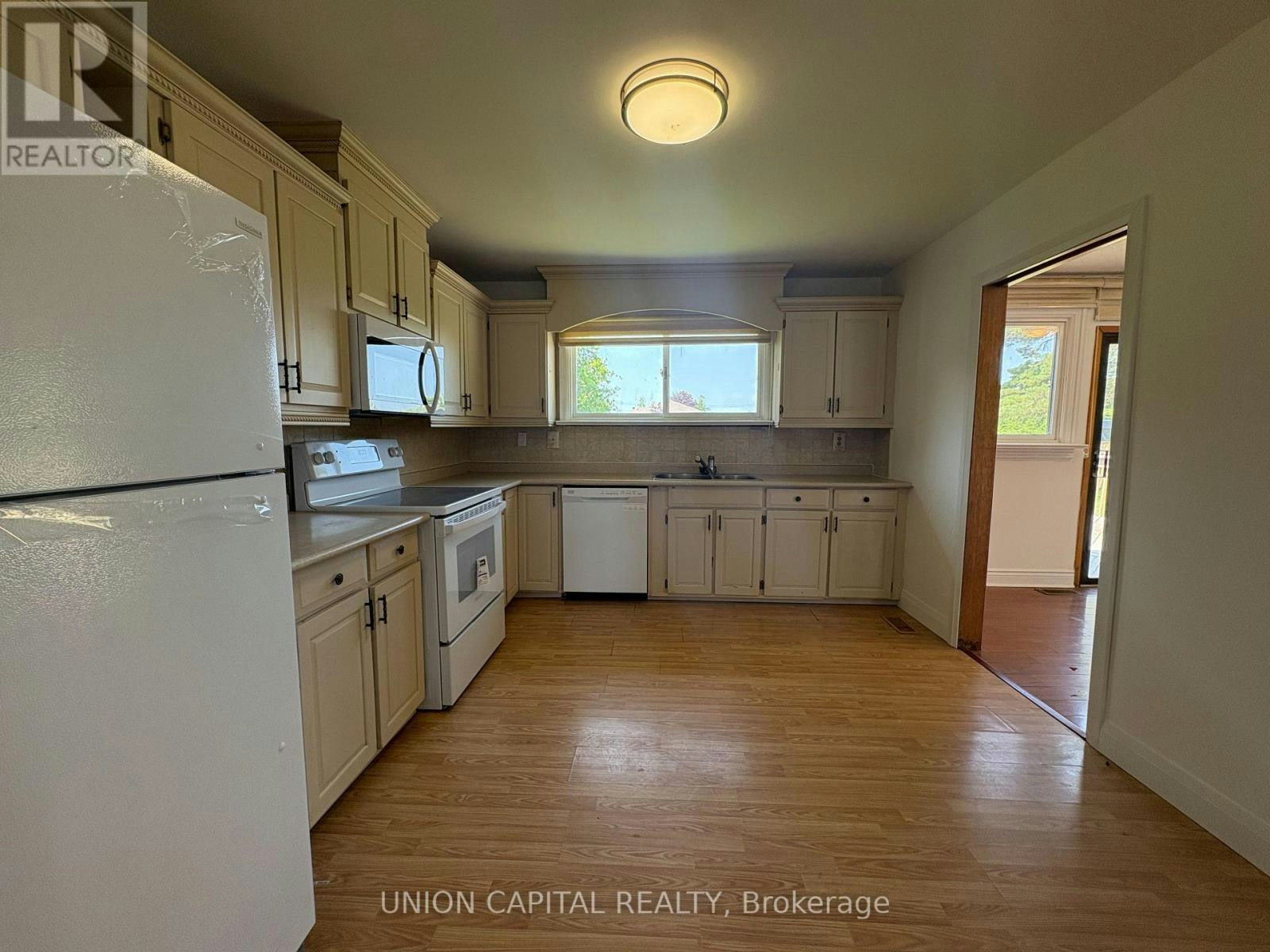 64 Canal Street, Georgina, ON, L4P 1K5 - 5