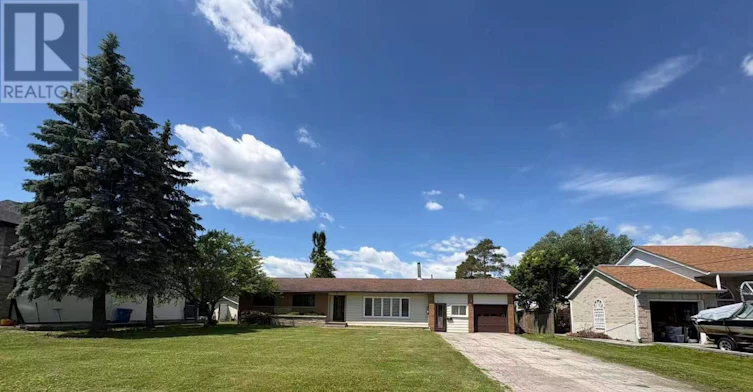 64 Canal Street, Georgina, ON, L4P 1K5