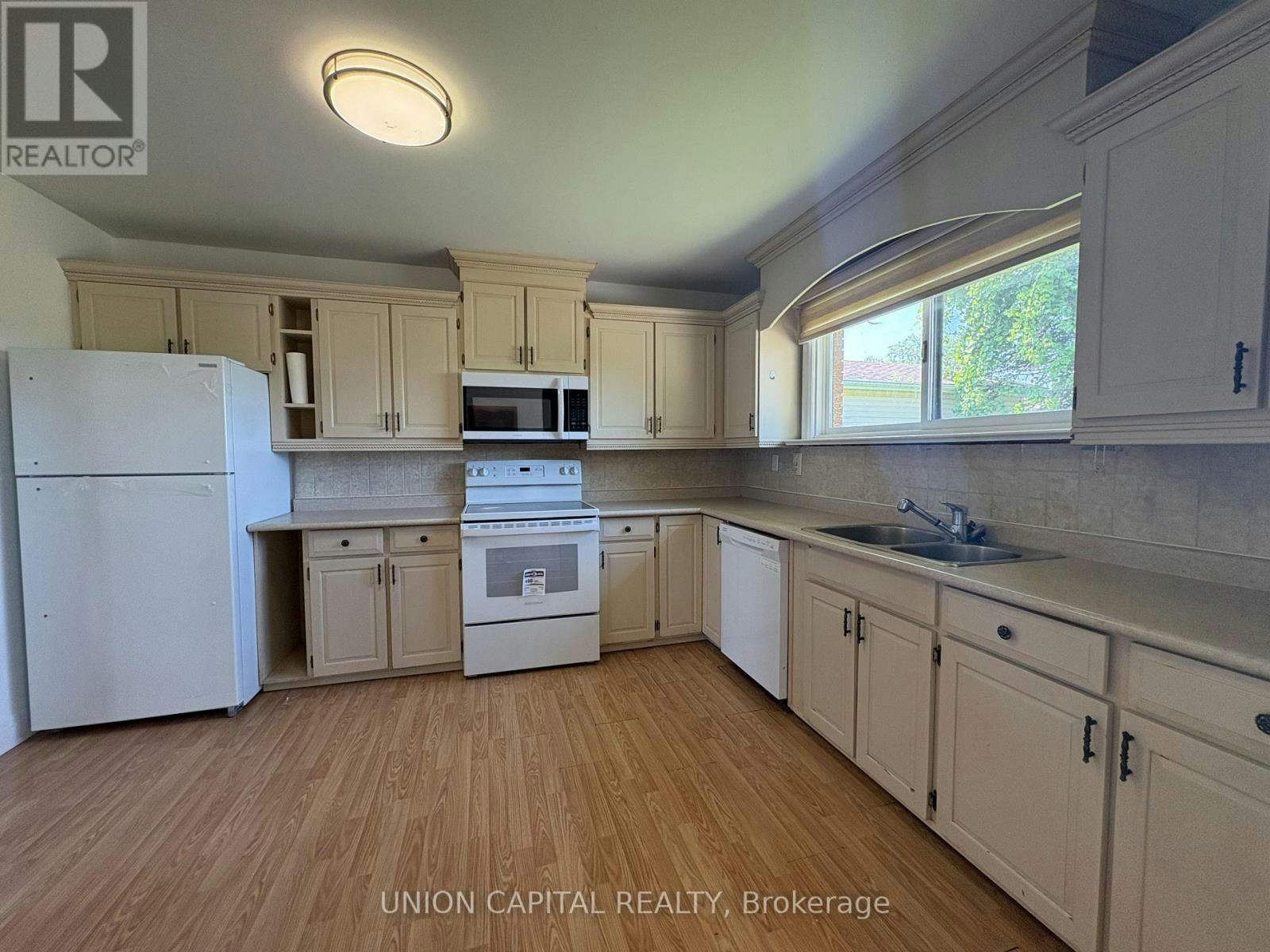 64 Canal Street, Georgina, ON, L4P 1K5 - 6