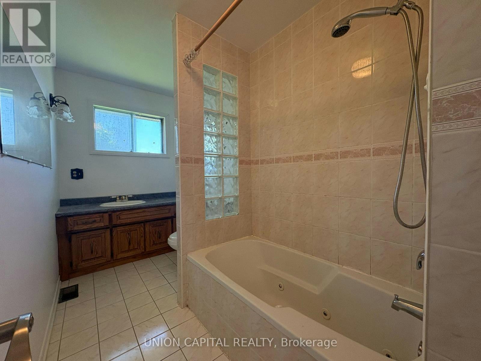 64 Canal Street, Georgina, ON, L4P 1K5 - 10
