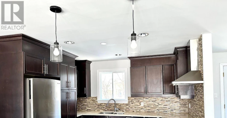 71 Ashburn Drive, Ottawa, ON, K2E 6N4 - 4