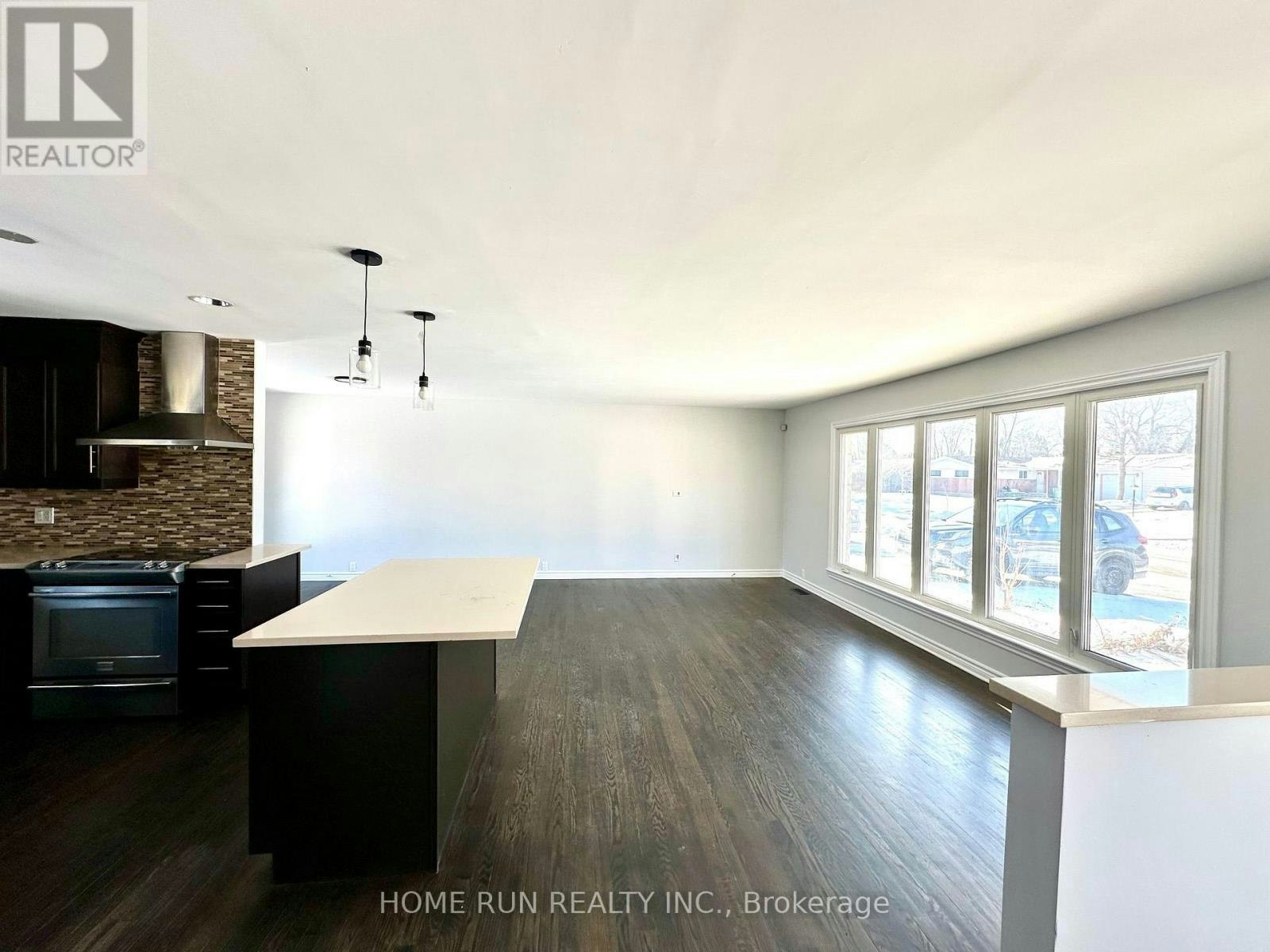 71 Ashburn Drive, Ottawa, ON, K2E 6N4 - 3