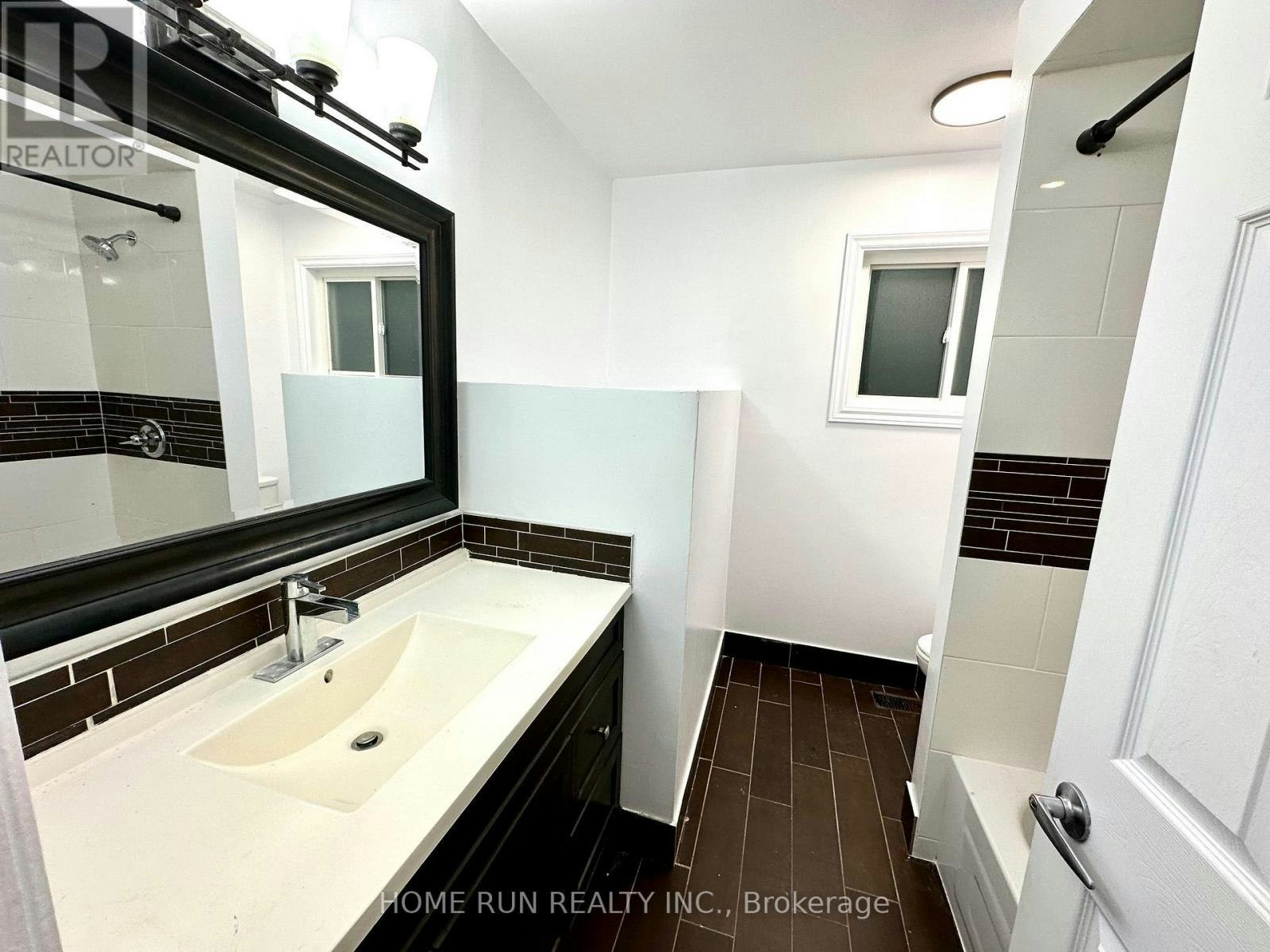 71 Ashburn Drive, Ottawa, ON, K2E 6N4 - 7
