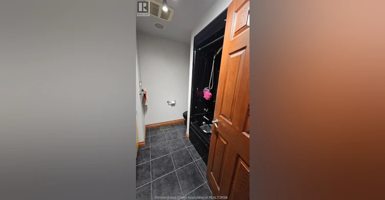 4091 Churchill Drive, Windsor, ON, N9G 2E6 - 5
