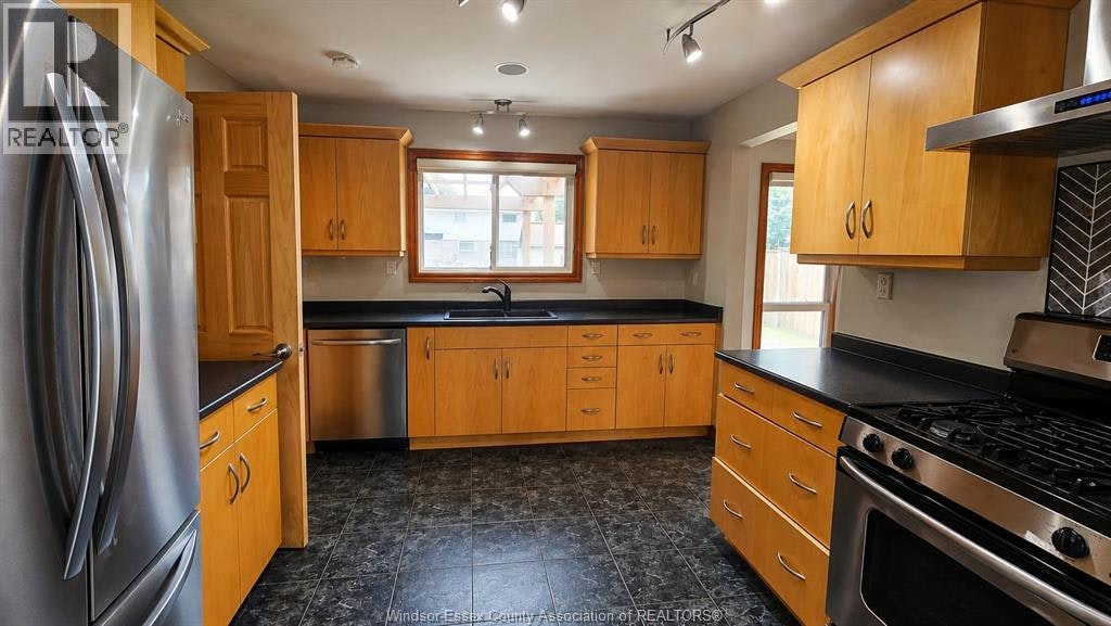 4091 Churchill Drive, Windsor, ON, N9G 2E6 - 13