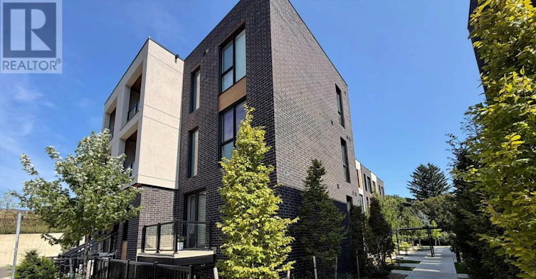 8-176 Clonmore Drive, Toronto, ON, M1N 0B9 - 2