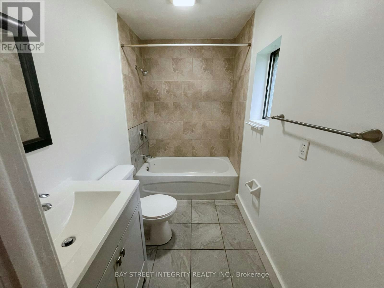 1ST FLOOR-320 Miami Drive, Georgina, ON, L4P 2Z7 - 8