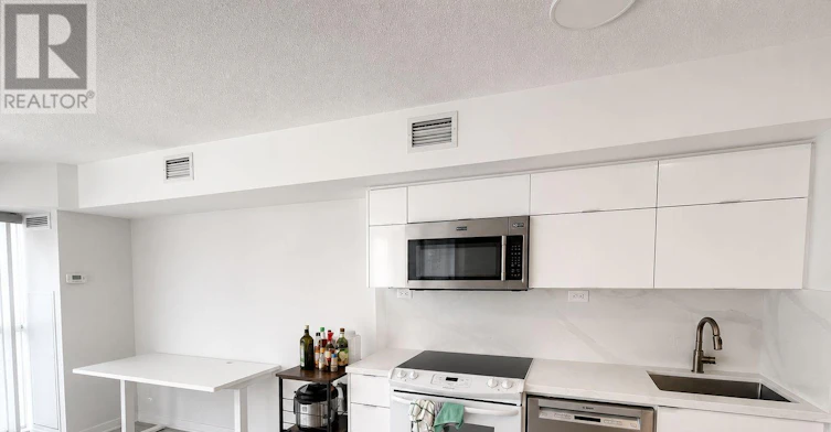 329-21 Iceboat Terrace, Toronto, ON, M5V 4A9 - 2