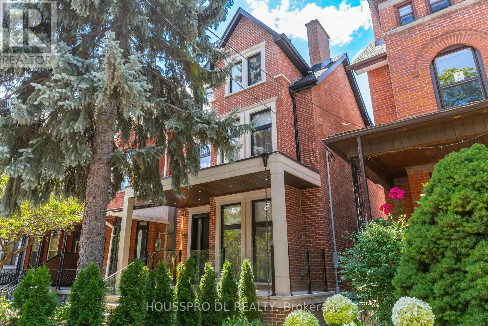 82 Major Street, Toronto, ON, M5S 2L1