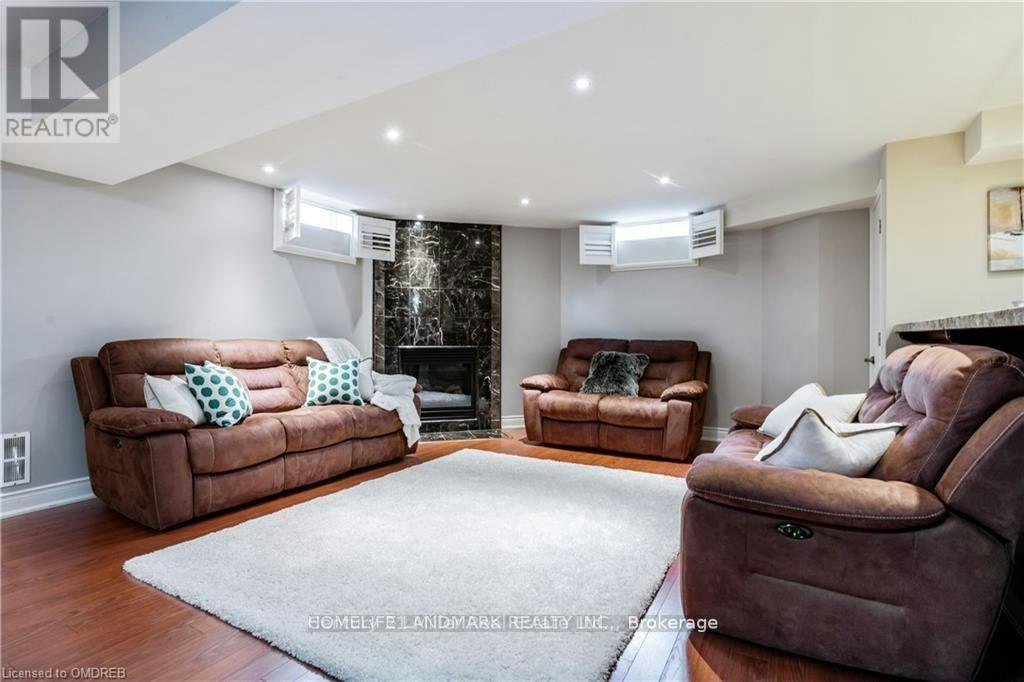 2384 Parkglen Avenue, Oakville, ON, L6M 4Y5 - 3