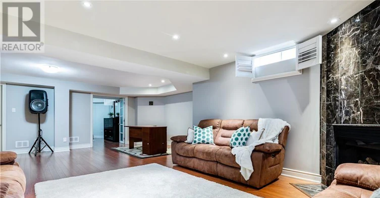 2384 Parkglen Avenue, Oakville, ON, L6M 4Y5 - 4