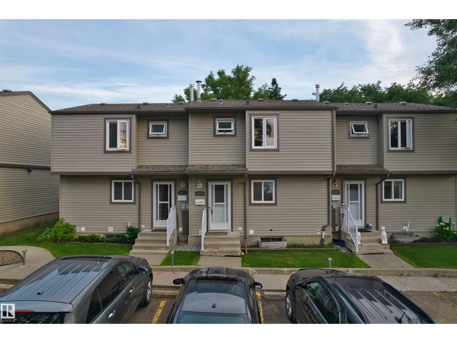 1679 Lakewood Road NW NW, Edmonton, AB, T6K 3B9
