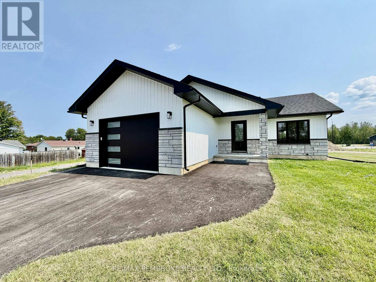 62 Eddy Crescent, Pembroke, ON, K8A 0M1