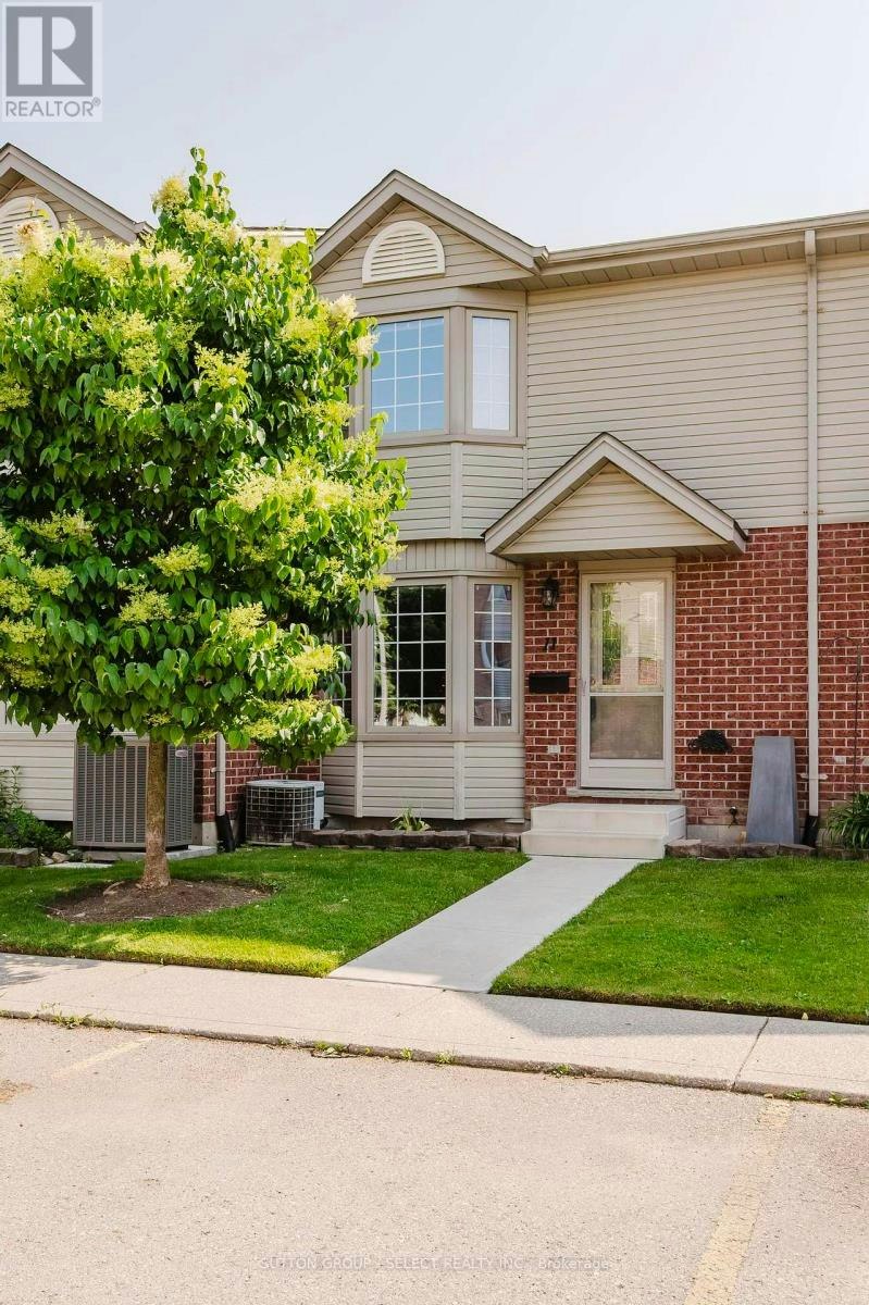 11-151 Martinet Avenue, London, ON, N5V 4T4
