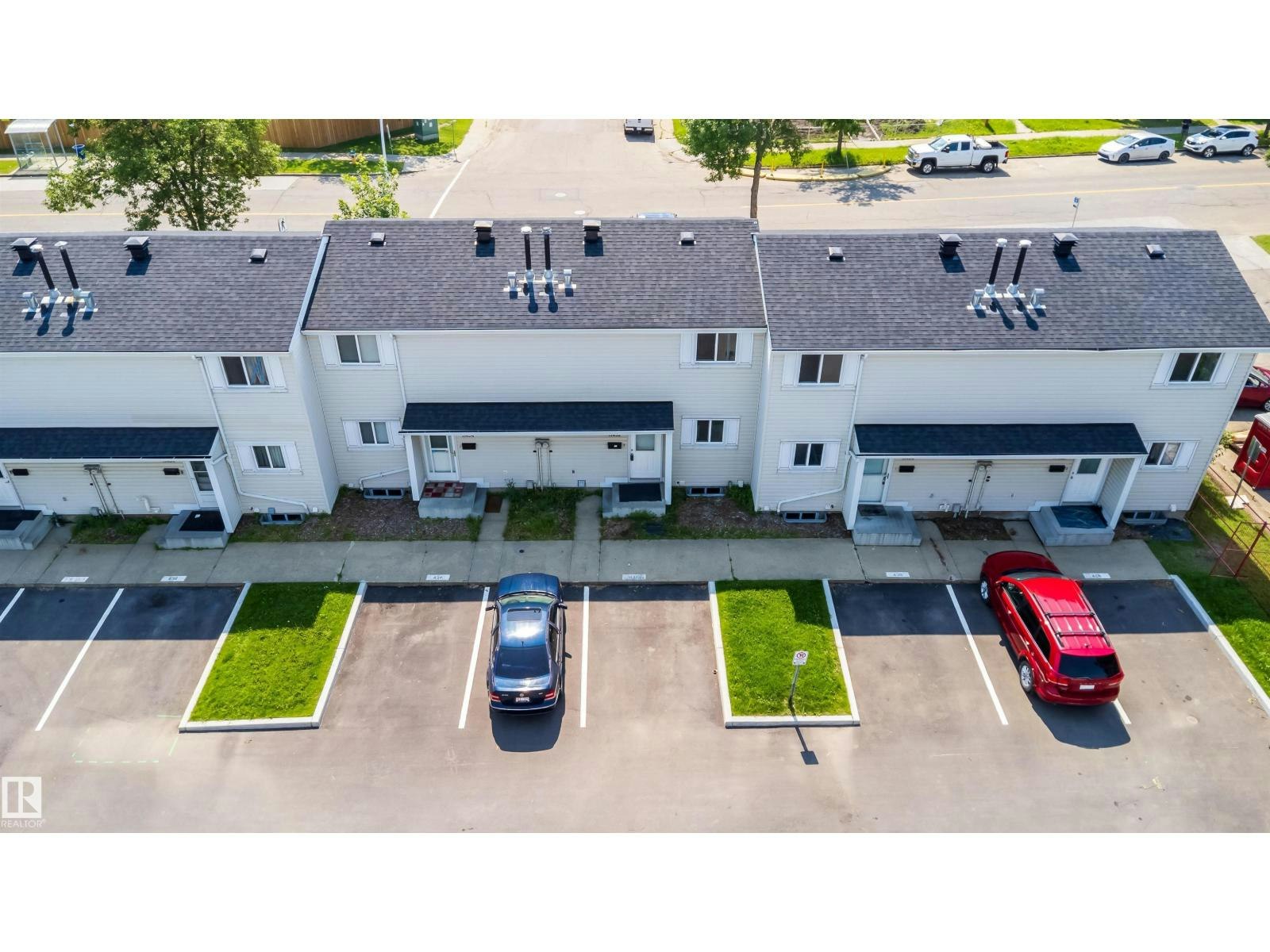 11432 139 Avenue NW, Edmonton, AB, T5X 3L4