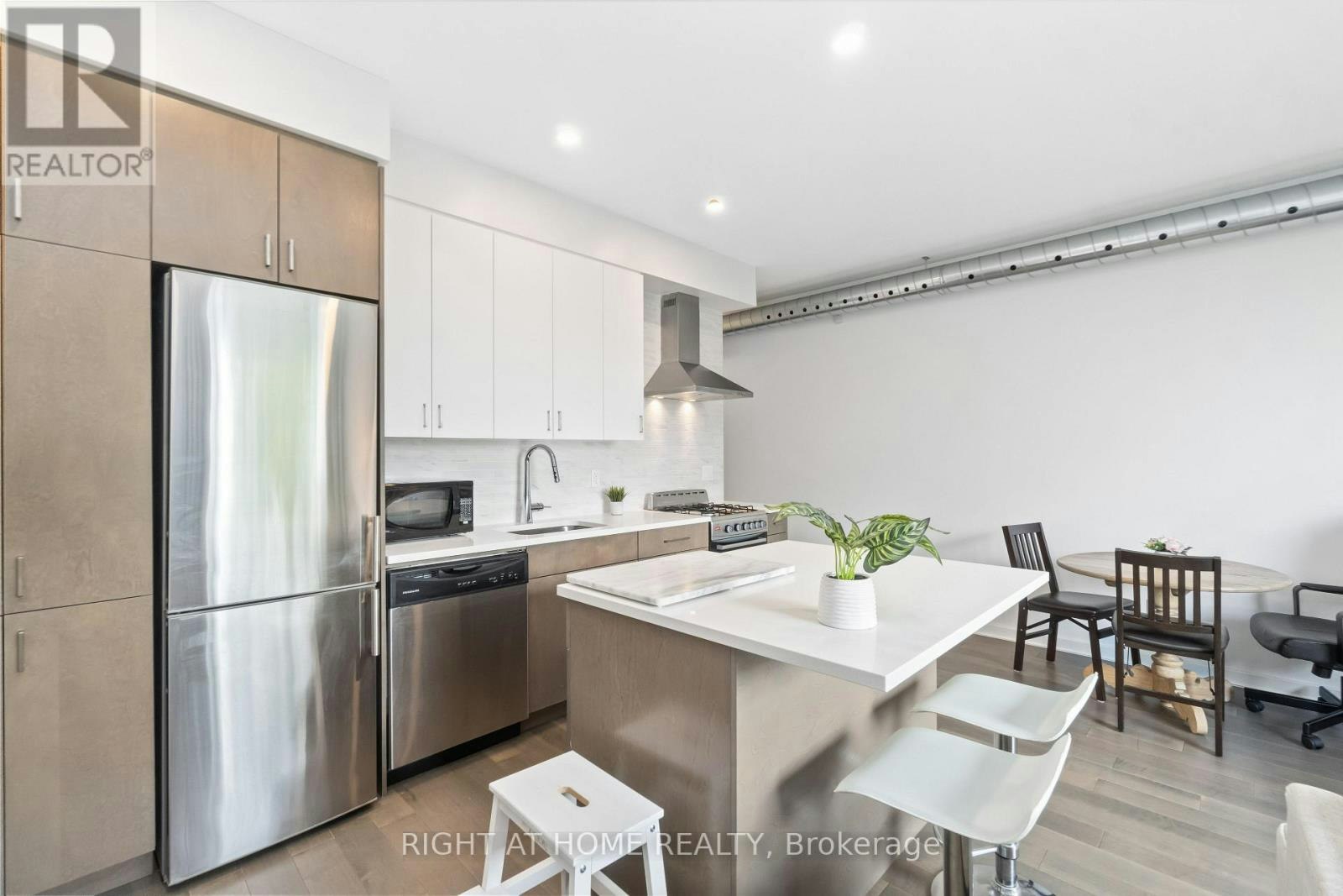 305-22 Perkins Street, Ottawa, ON, K1R 7G5 - 10