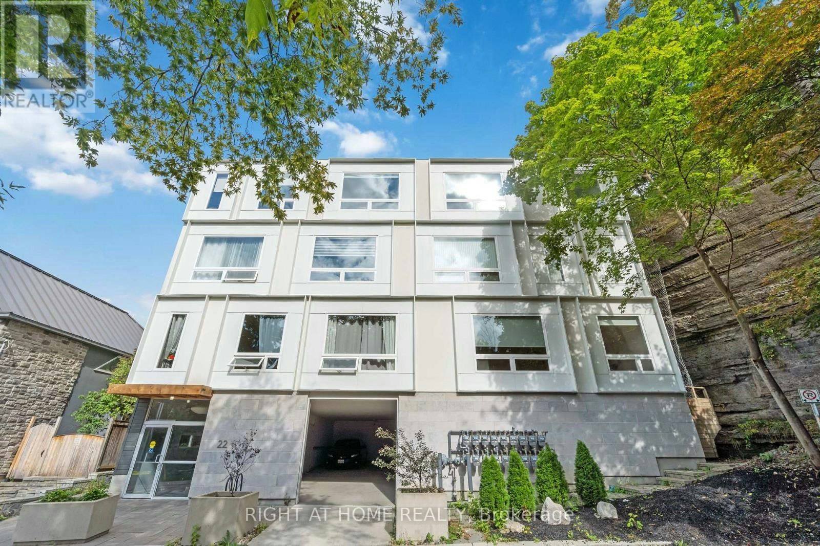 305-22 Perkins Street, Ottawa, ON, K1R 7G5