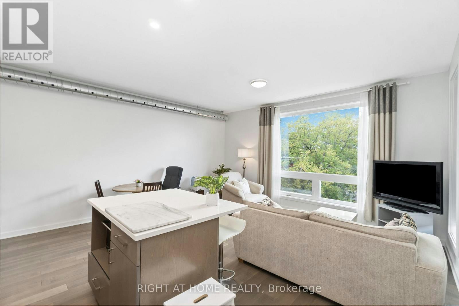 305-22 Perkins Street, Ottawa, ON, K1R 7G5 - 9