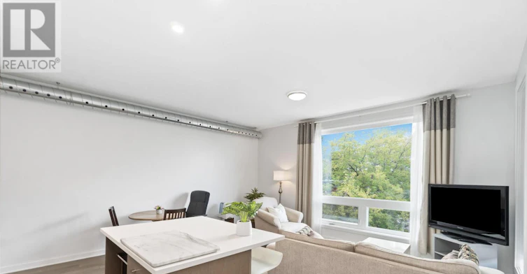 305-22 Perkins Street, Ottawa, ON, K1R 7G5 - 9
