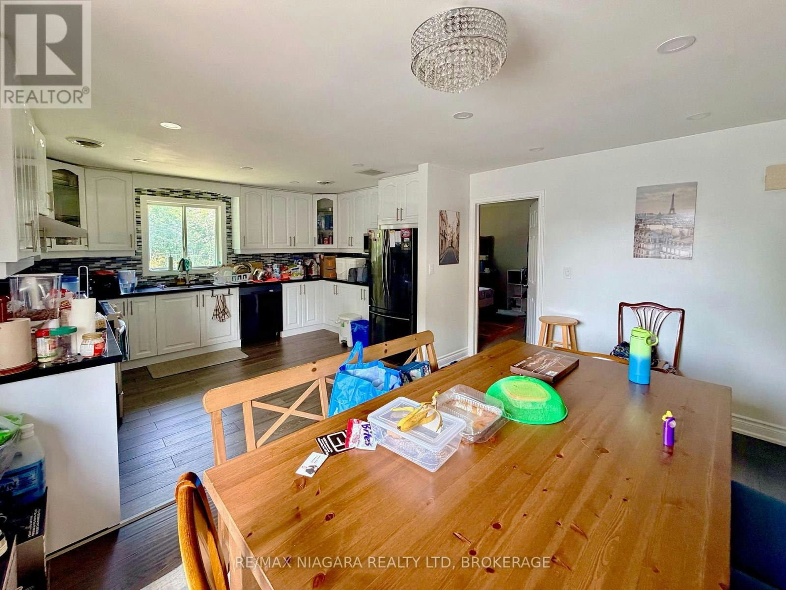 UPPER-6475 Taylor Street, Niagara Falls, ON, L2G 2E9 - 5