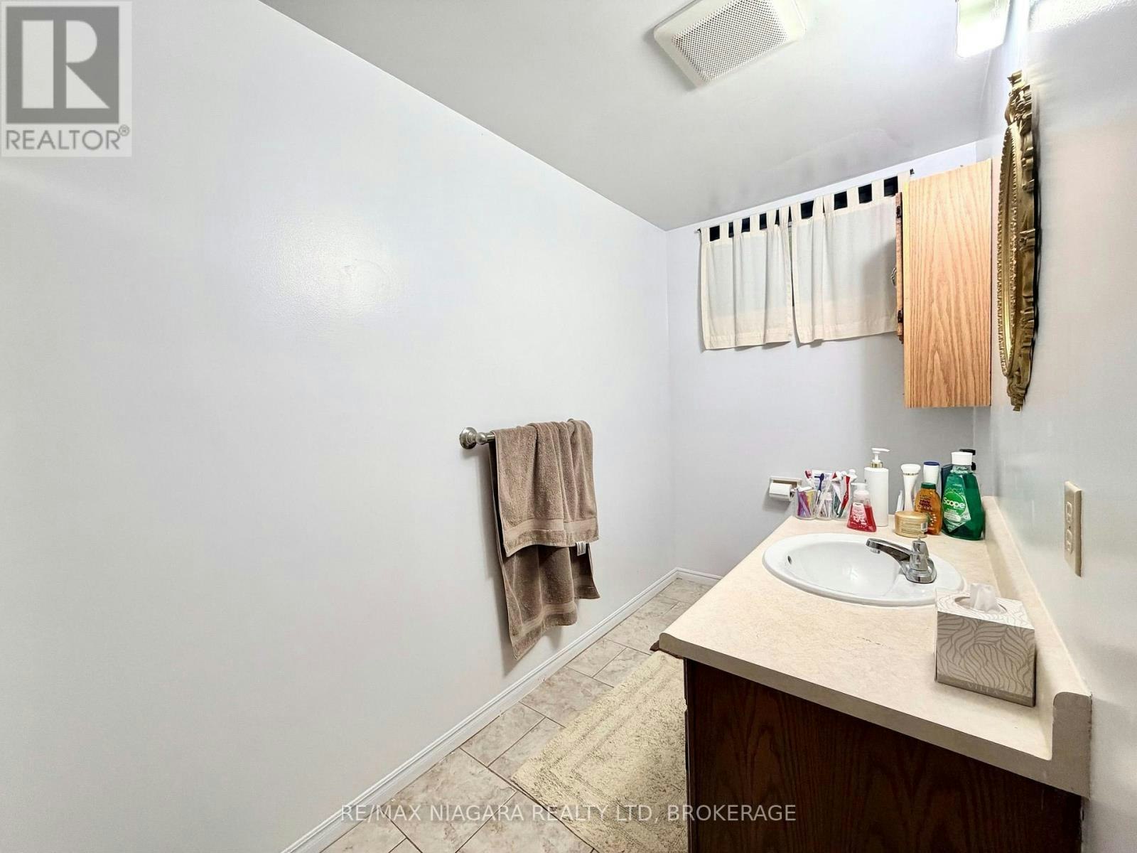 LOWER-6475 Taylor Street, Niagara Falls, ON, L2G 2E9 - 10