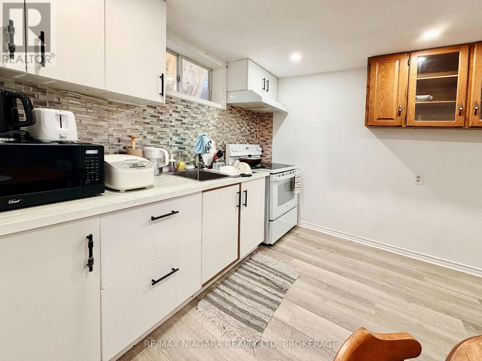 LOWER-6475 Taylor Street, Niagara Falls, ON, L2G 2E9 - 2