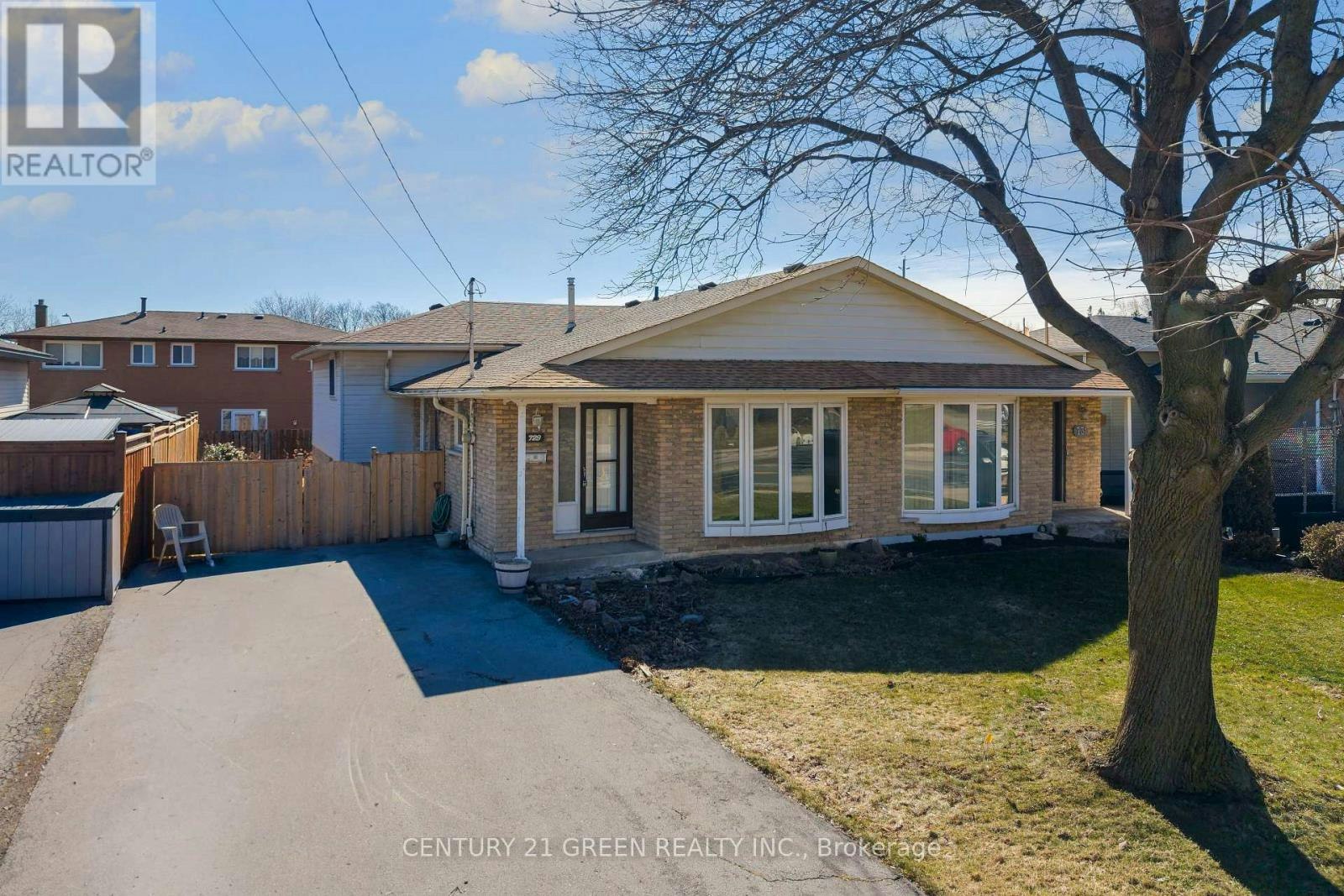 729 5th Street WEST, Hamilton, ON, L9C 3R3