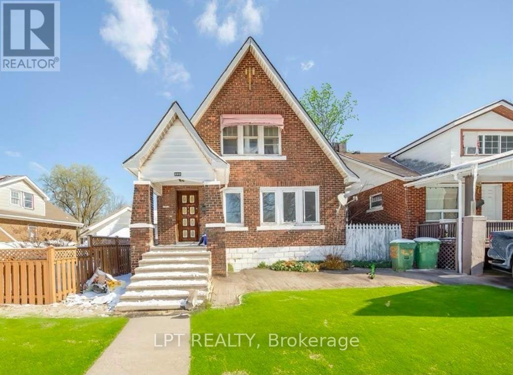916 Felix Avenue, Windsor, ON, N9C 3L3