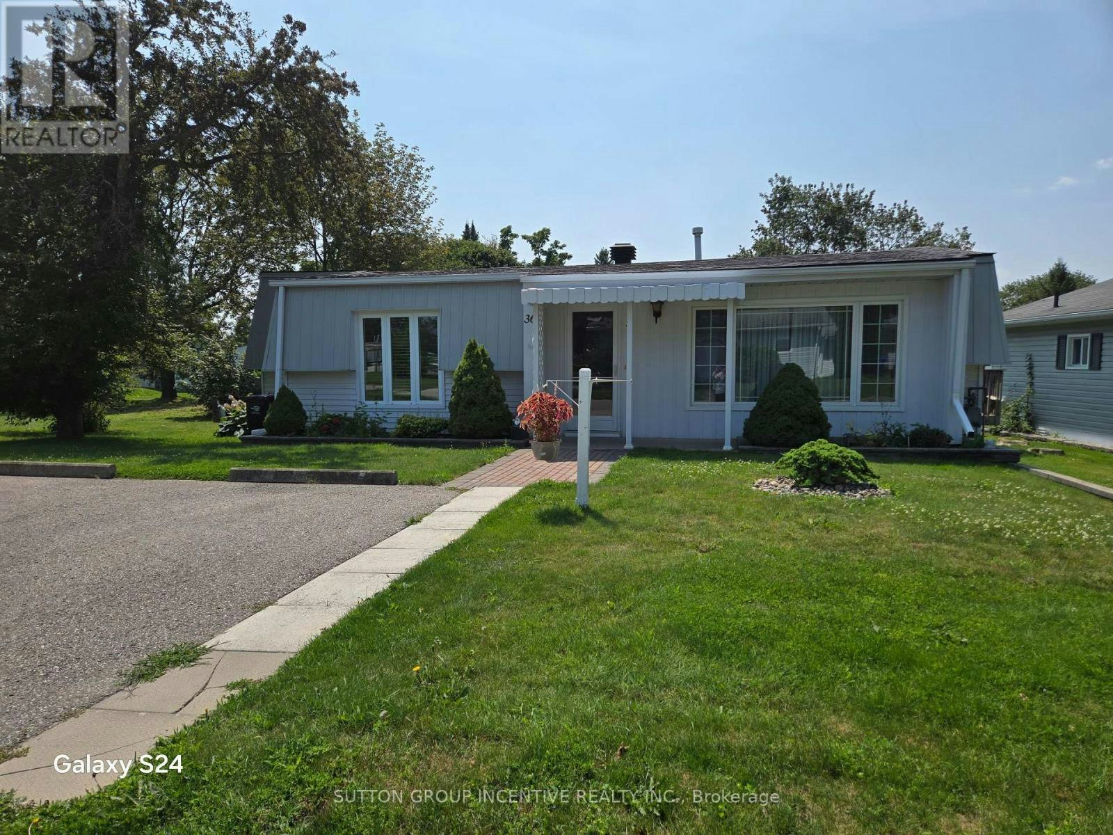 36 Weeping Willow Drive, Innisfil, ON, L9S 1P1