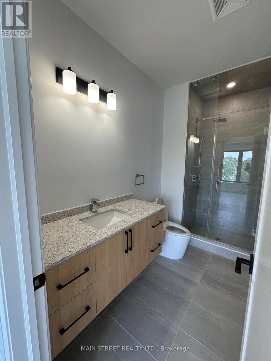 11-59 Charles Street, Newmarket, ON, L3Y 3V7 - 11