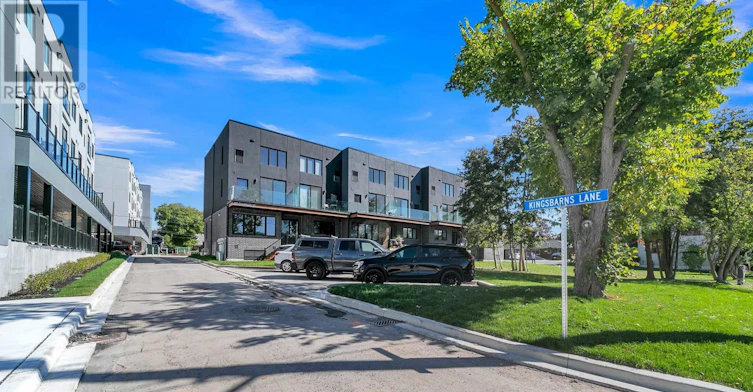 11-59 Charles Street, Newmarket, ON, L3Y 3V7