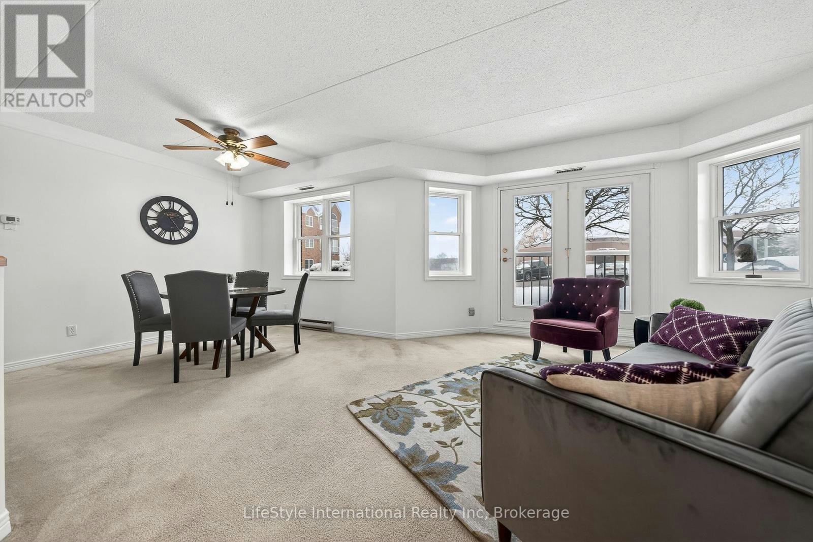 103-208 Silvercreek Parkway N, Guelph, ON, N1H 8H2