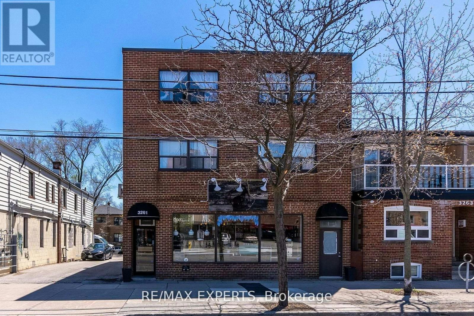 101 3261a Lakeshore Boulevard W, Toronto, ON, L4L 9A6 - 2