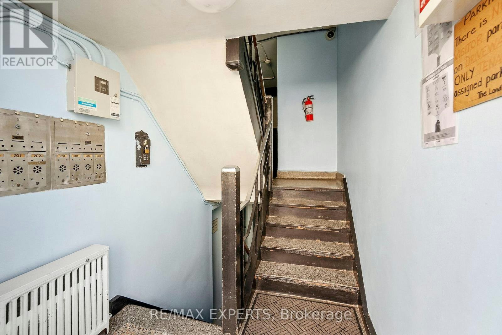 101 3261a Lakeshore Boulevard W, Toronto, ON, L4L 9A6 - 35