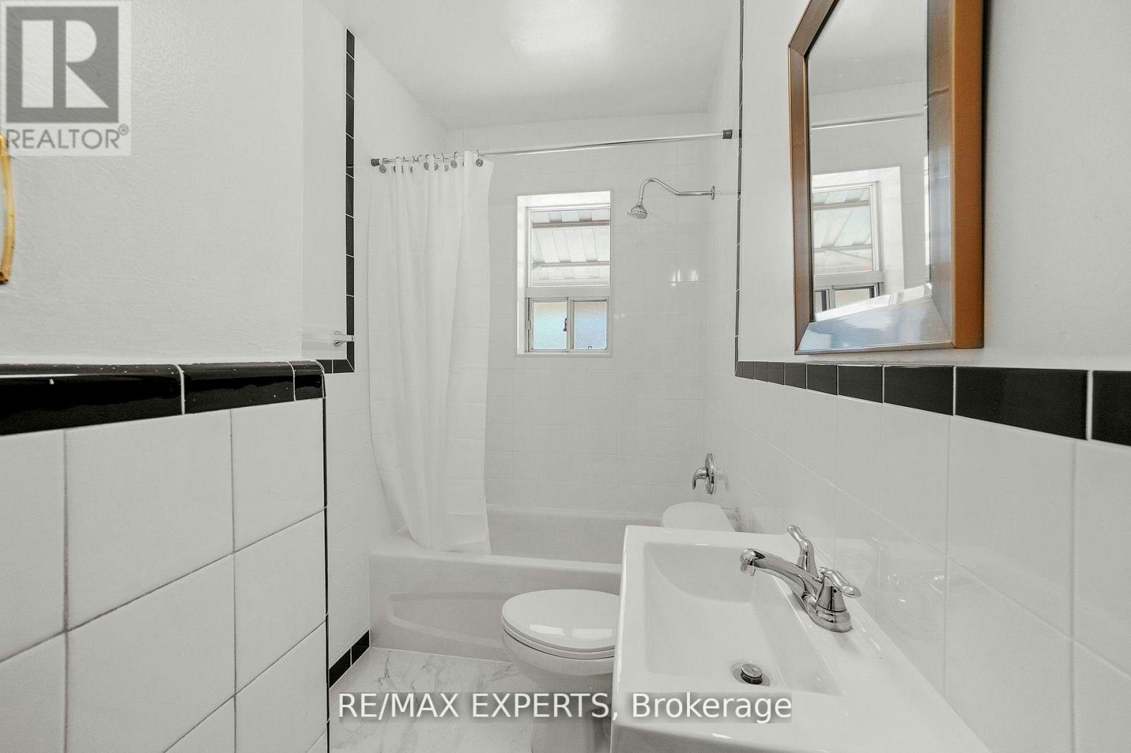 101 3261a Lakeshore Boulevard W, Toronto, ON, L4L 9A6 - 15
