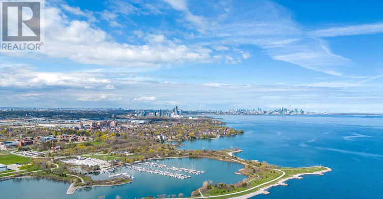 101 3261a Lakeshore Boulevard W, Toronto, ON, L4L 9A6 - 31