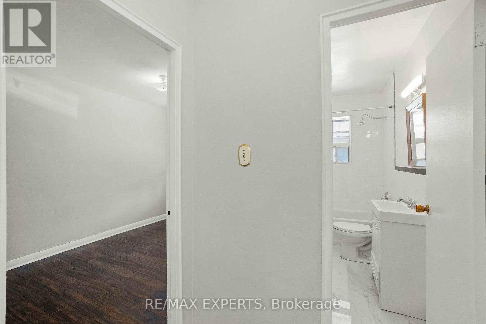 101 3261a Lakeshore Boulevard W, Toronto, ON, L4L 9A6 - 42