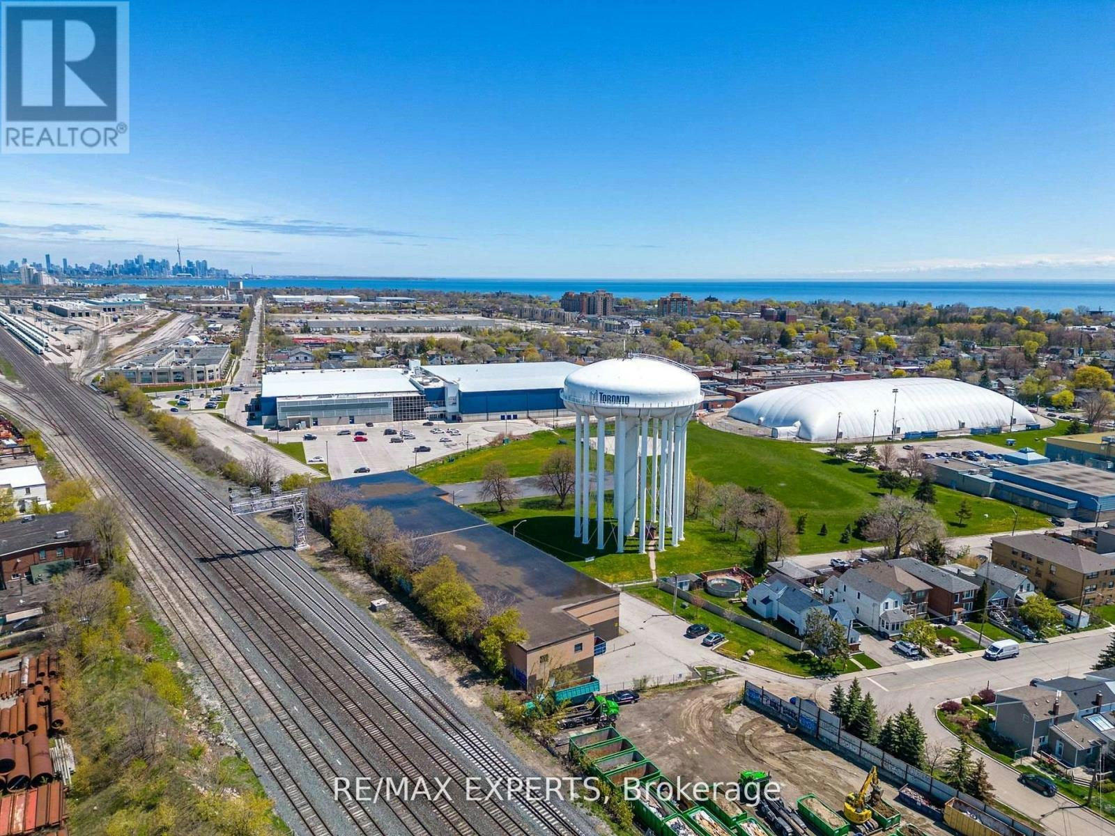 101 3261a Lakeshore Boulevard W, Toronto, ON, L4L 9A6 - 29