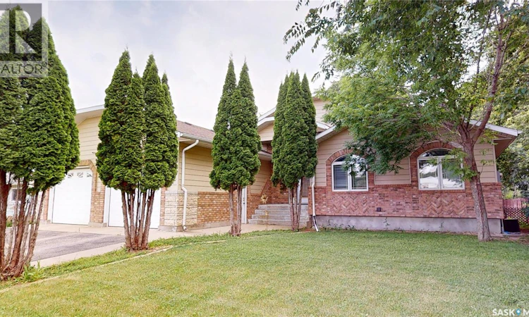 833 Peters Avenue