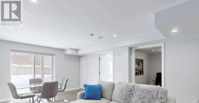 39 Vivian Creek Road, East Gwillimbury, ON, L0G 1M0 - 5