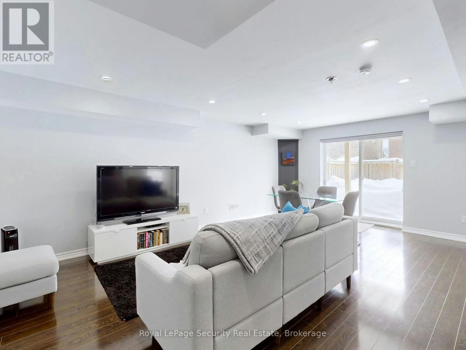 39 Vivian Creek Road, East Gwillimbury, ON, L0G 1M0 - 7