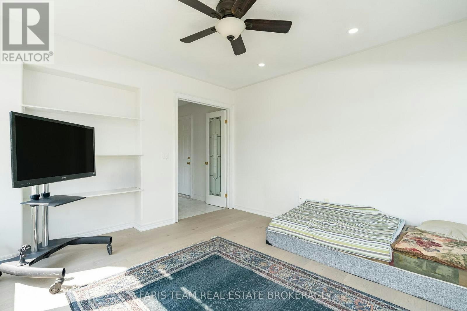 2 Vanessa Drive, Orillia, ON, L3V 7Y8 - 16