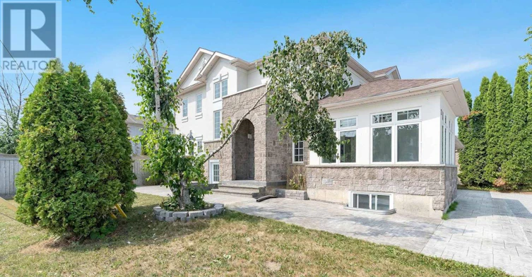 2 Vanessa Drive, Orillia, ON, L3V 7Y8