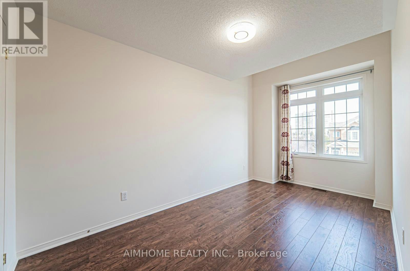 688 Courtney Valley Road, Mississauga, ON, L5V 0C3 - 14