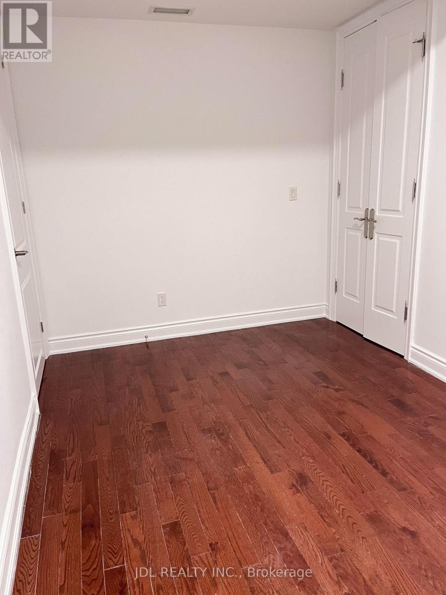 4403-761 Bay Street, Toronto, ON, M5G 2R2 - 9