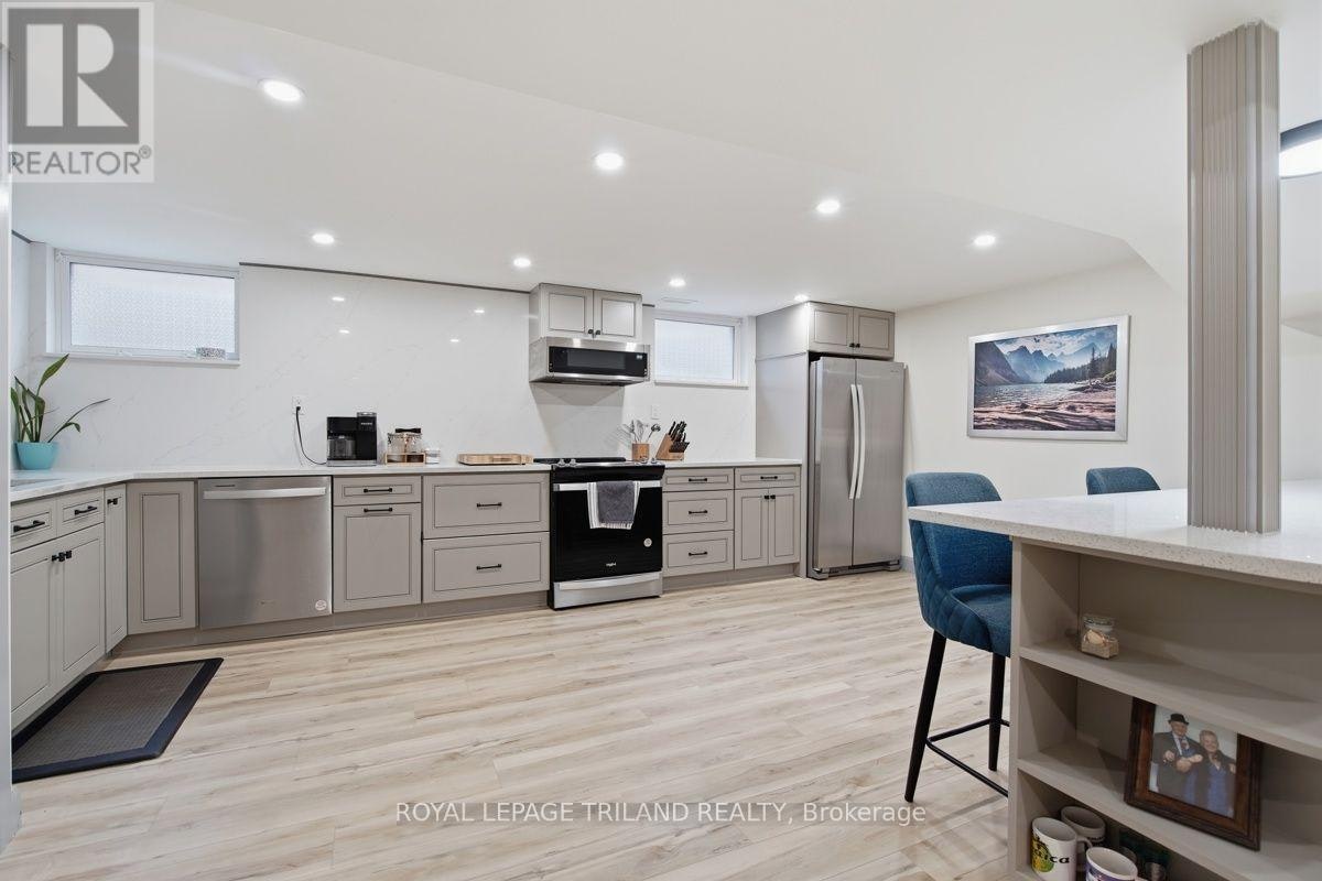 27 Aldborough Avenue, St. Thomas, ON, N5R 4S8 - 12